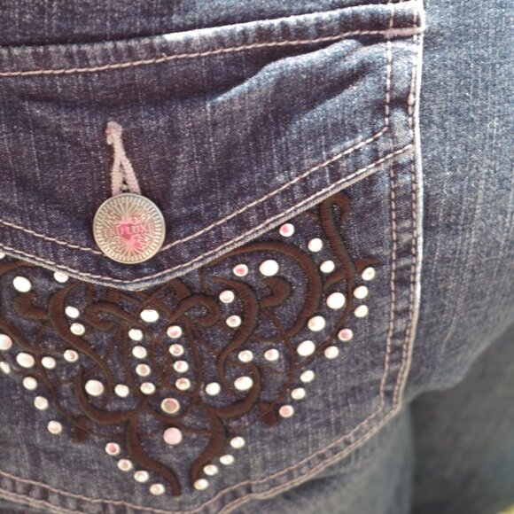 Tru Luxe Plus Size Women's Jeans Embellished Pockets Straight Leg Boot Cut - Picture 1 of 7